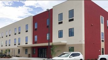 6 Texas I-45 Hotel